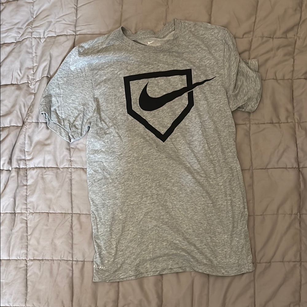 Nike Gray and Black Short Sleeve Tees